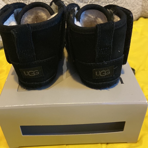 Baby Shoes - Picture 3 of 3